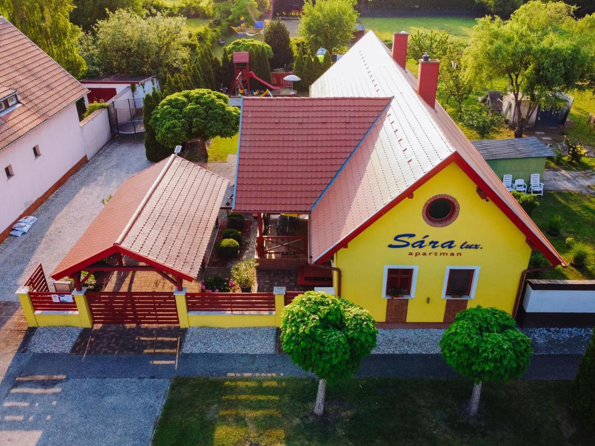 Sara-Lux Apartman Nyarliget Exterior photo